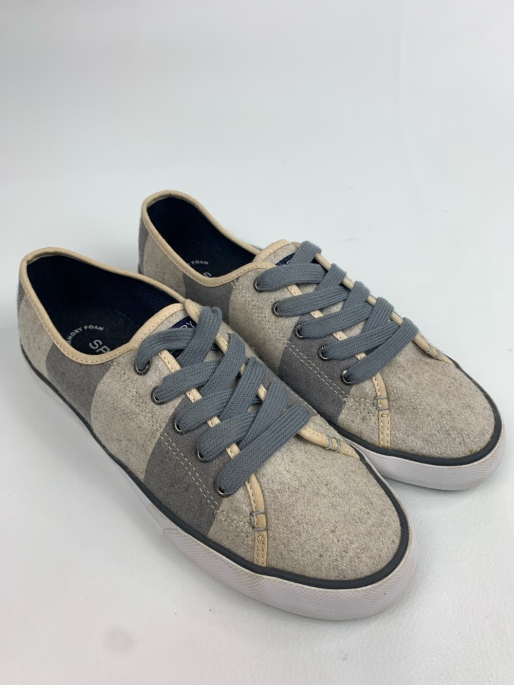 Sperry Gray Creme Wool Stripe Two-Tone Lace-Up Sneakers shoes Size 8.5 Lace up